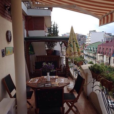 Apartment With Summer Terrace 巴统 客房 照片